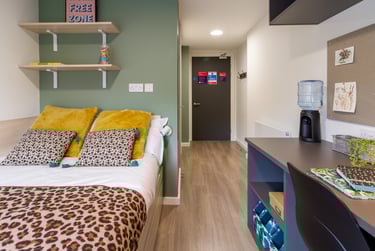 Bronze En Suite River view at Dun Holm House, Unit 8, The Riverwalk, City Centre, Durham, DH14SL - Image 1